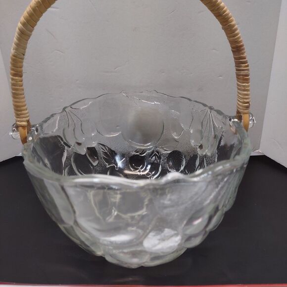 FRUIT BOWL Large Glass Fruit Bowl w/Bamboo Handle - Picture 2 of 6